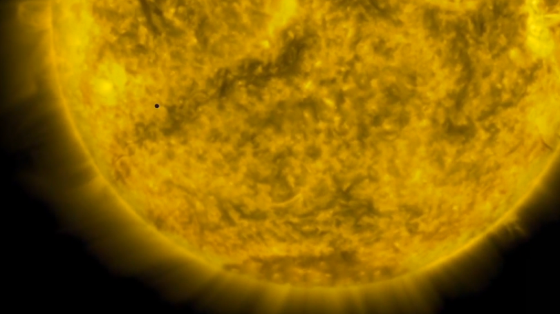 Minieclipse: fenômeno solar é provocado pelo trânsito de Mercúrio entre o astro e a Terra