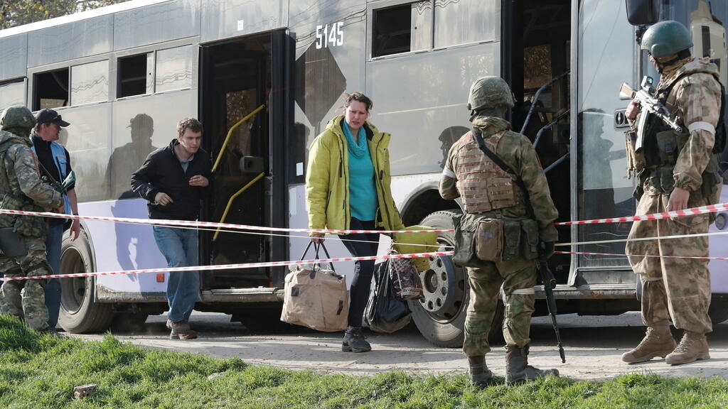 100 civis retirados de Mariupol através de corredor humanitário