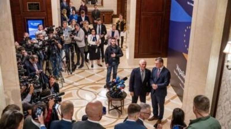 A União Europeia está a selar o destino da Ucrânia”