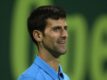 Tenista sérvio venceu o rival por 2 sets a 1, com parciais de 6/3, 5/7 e 6/4, após quase três horas de partida Tenista sérvio venceu o rival por 2 sets a 1, com parciais de 6/3, 5/7 e 6/4, após quase três horas de partida
