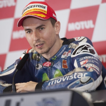 "Valentino, com sua carreira e sua personalidade e tudo o que ele ganhou, ganhou mais quantidade de fãs do que nós. "Valentino, com sua carreira e sua personalidade e tudo o que ele ganhou, ganhou mais quantidade de fãs do que nós.
