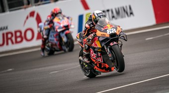Oliveira vence MotoGP da Indonésia, irmãos Binder no top 10