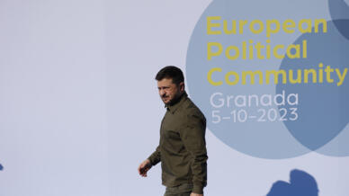 Cimeira de Granada: Zelensky tece alerta sobre enfraquecimento do apoio ocidental